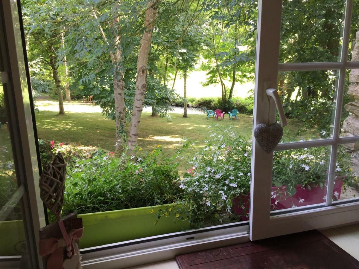 Le Moulin De La Castellerie Bed & Breakfast Moon-sur-Elle Exterior photo