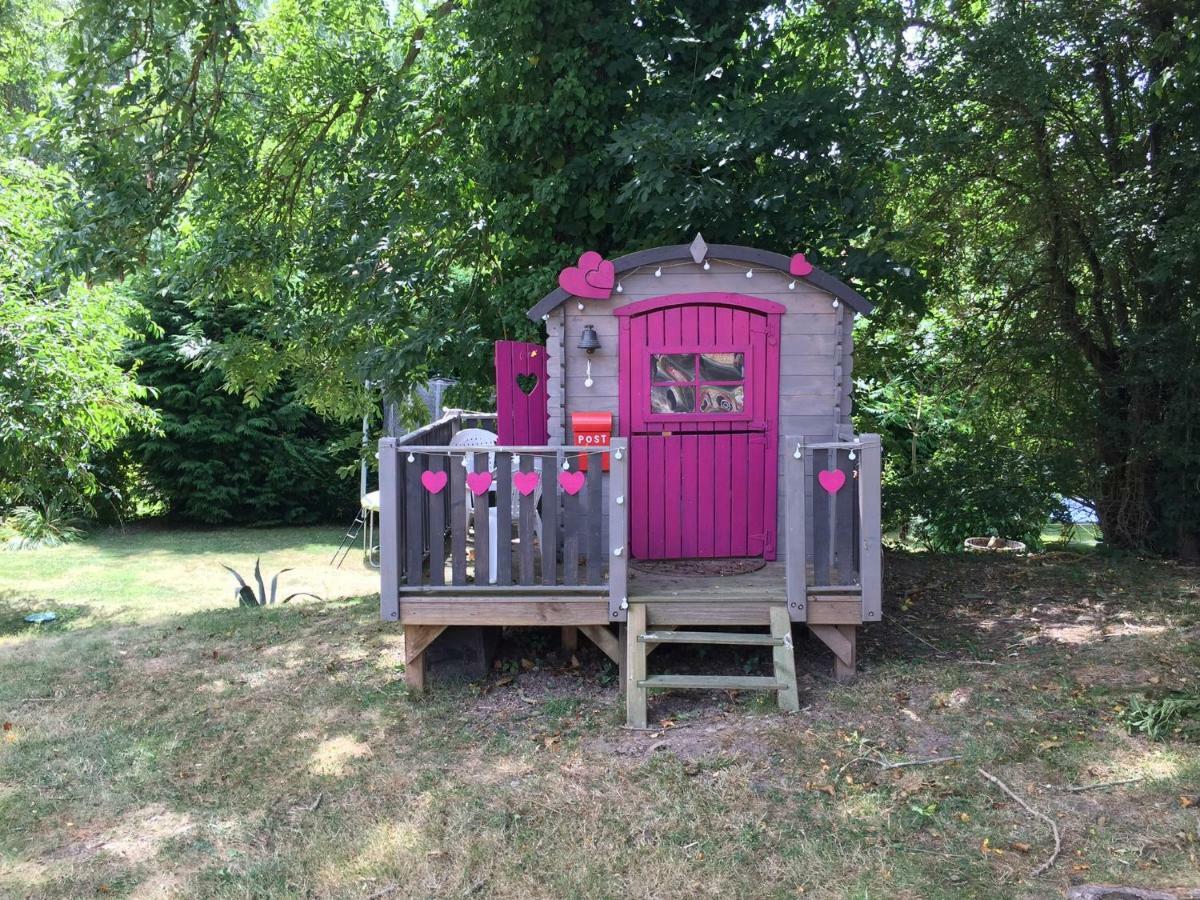 Le Moulin De La Castellerie Bed & Breakfast Moon-sur-Elle Exterior photo
